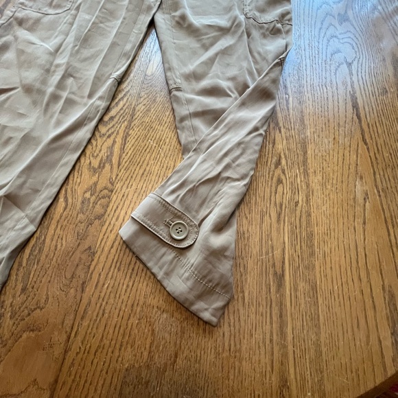 NWT Max Studio Peachskin Tan Khaki Cargo Pants Dress Casual Size 8 - Picture 4 of 11